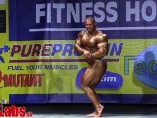Musclebull Alexey: Guest Posing November 24, 2013