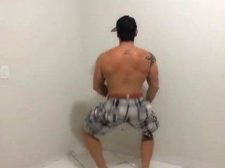 Big Booty Hunk Dancing